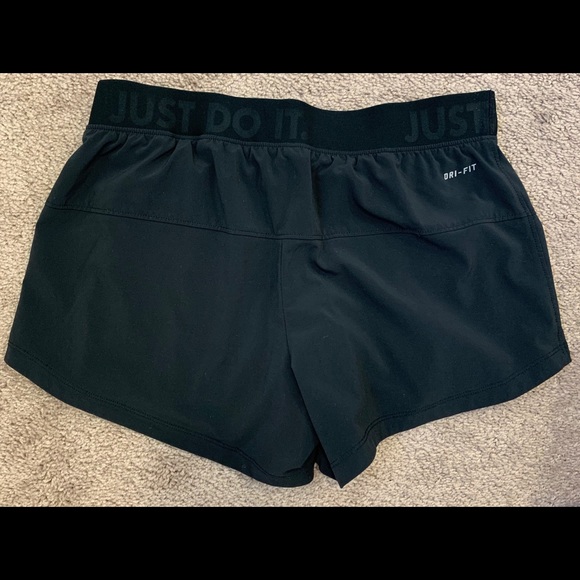 Nike shorts with liner - Picture 2 of 5